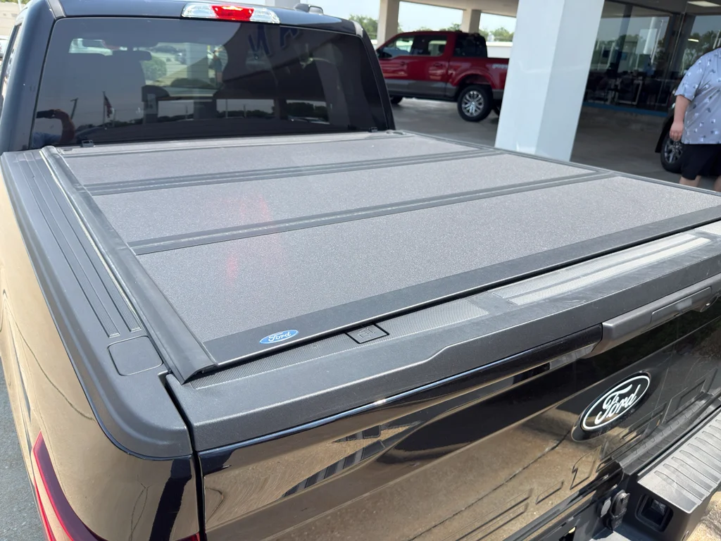 Used 2024 Agate Black Metallic Ford XLT image 21