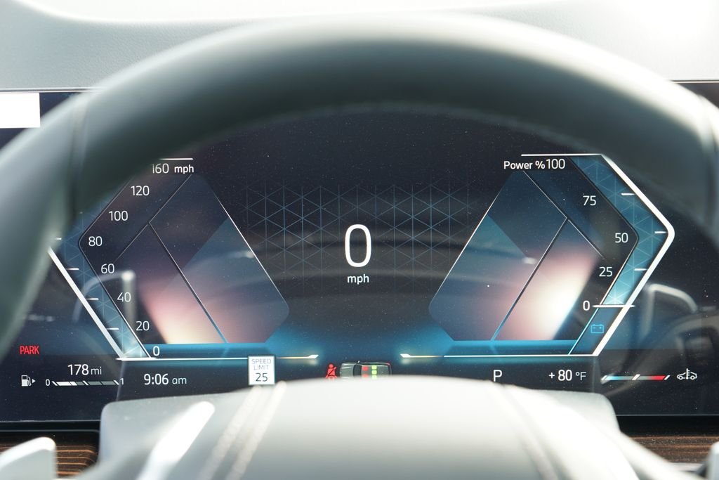 New 2026 Alpine White BMW sDrive40i image 21