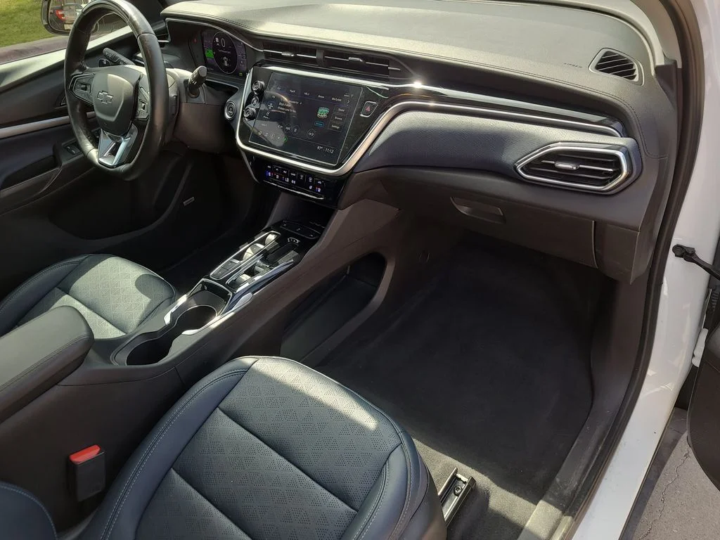 Used 2023 White Chevrolet Premier image 12