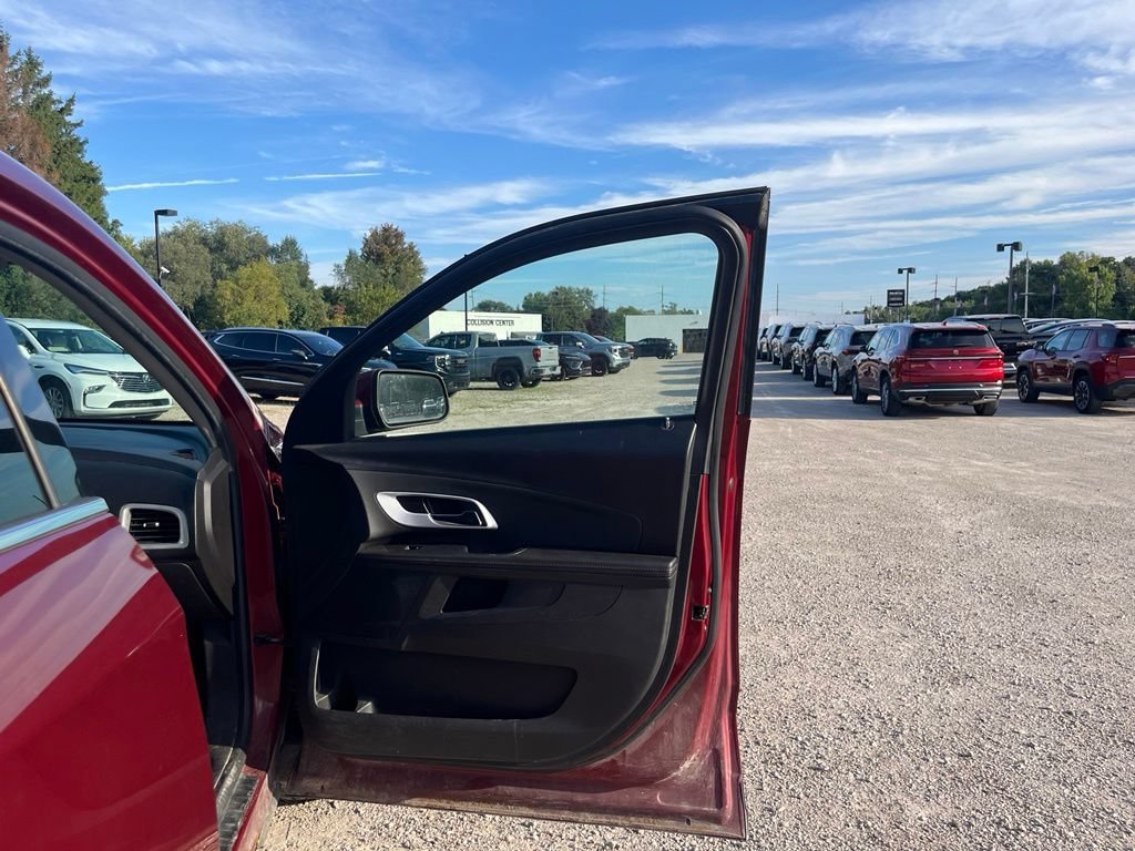 Used 2010 Cardinal Red Metallic Chevrolet LT w/1LT image 35