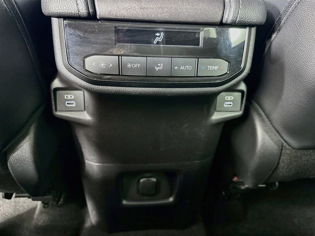 Used 2024  Toyota XLE image 38