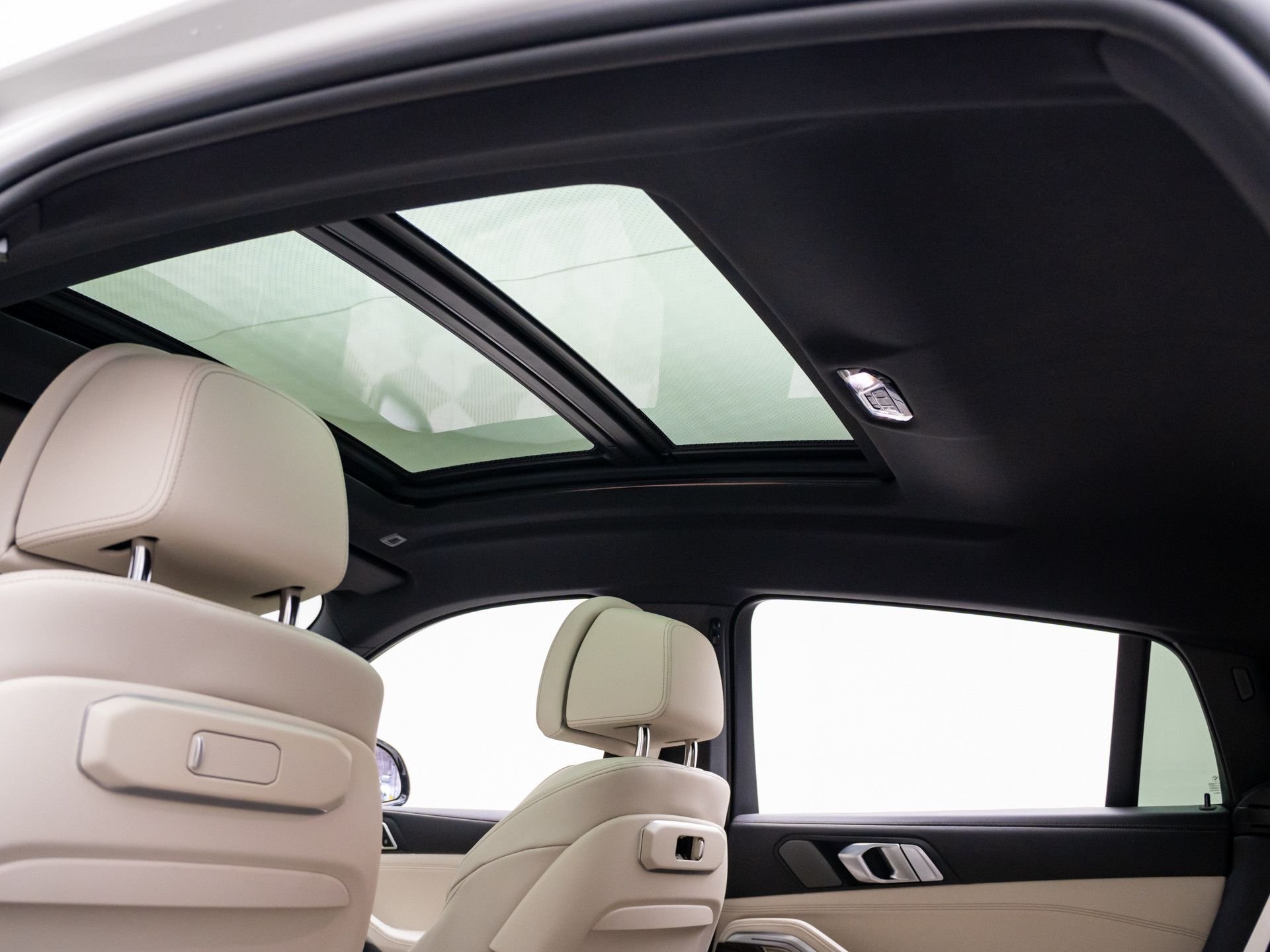 New 2027 Alpine White BMW xDrive40i image 19