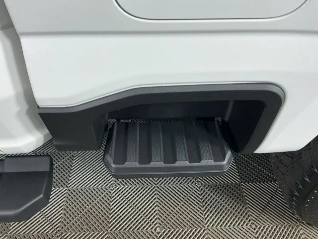 New 2026 star white Ford Lariat image 24