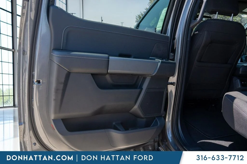 New 2026 Carbonized Gray Metallic Ford XLT image 19