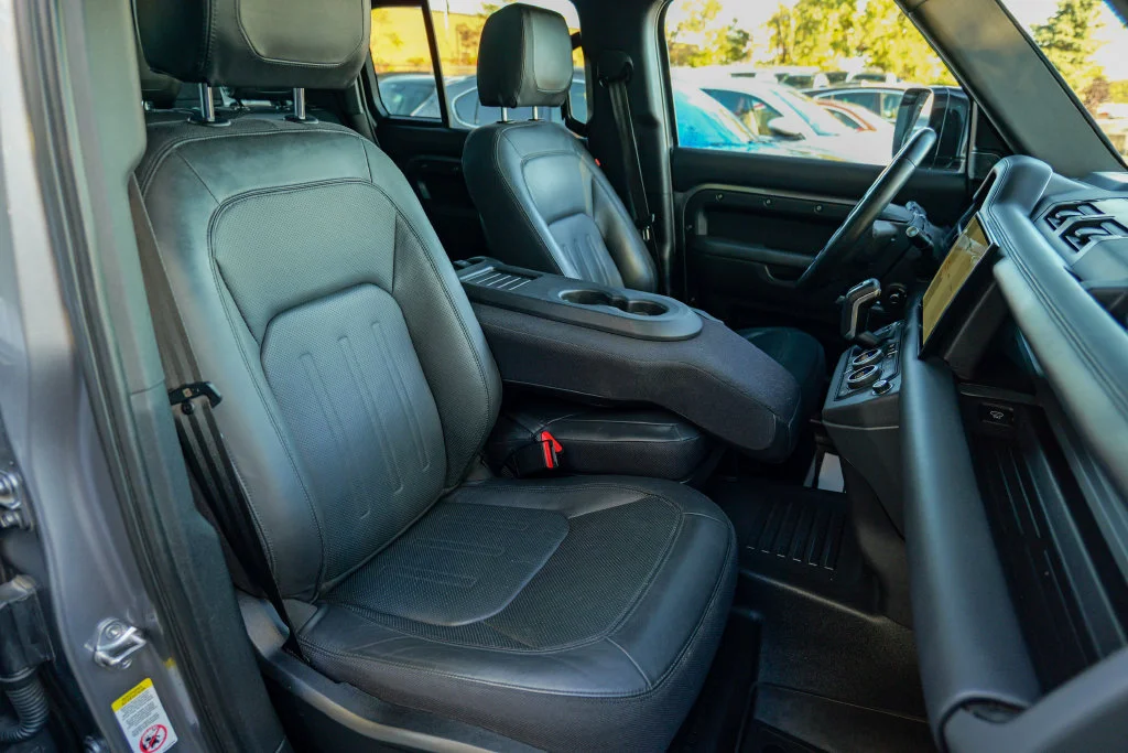 Used 2023 Gray Land Rover X image 32