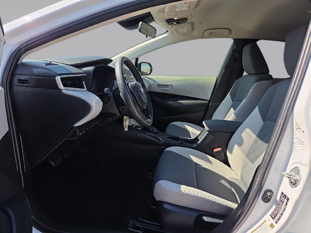 Used 2023 White Toyota LE image 16