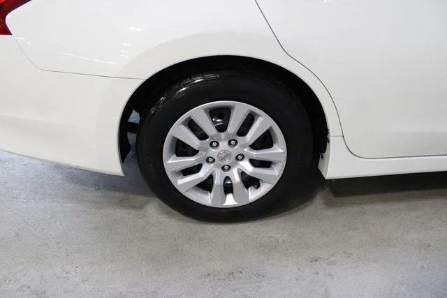 Used 2017 White Nissan 2.5 S image 30