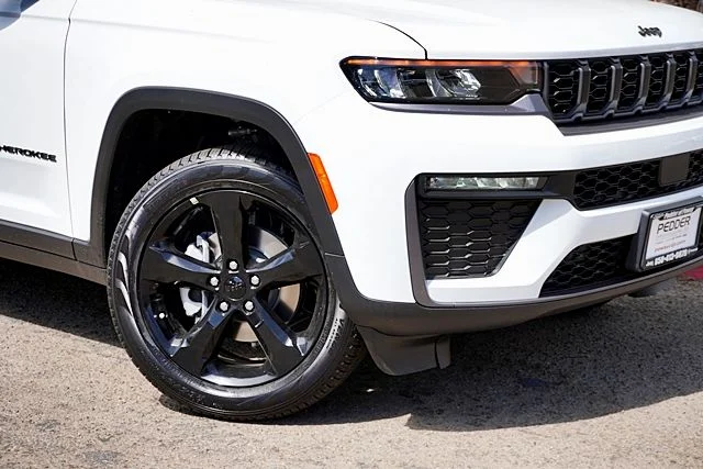 New 2026 Bright White Clearcoat Jeep Limited image 3