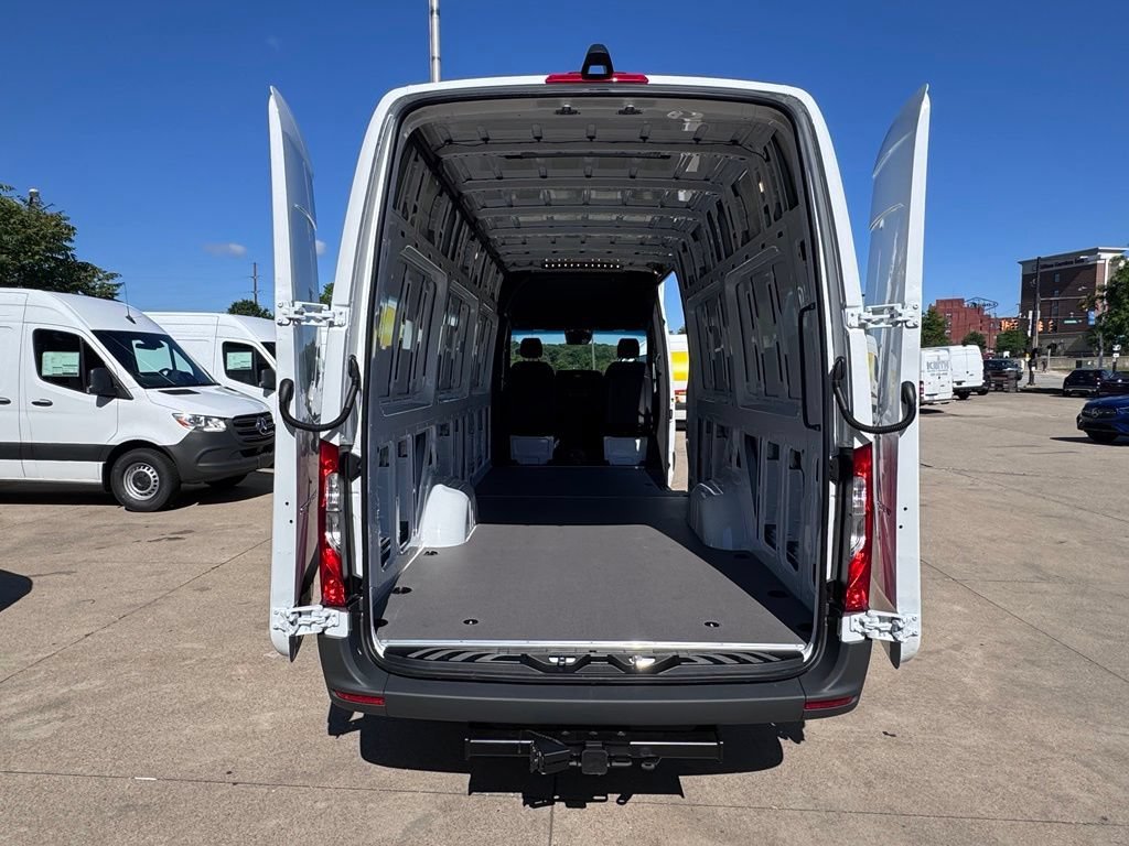 New 2026 Arctic White Mercedes-Benz Cargo 170 WB image 19