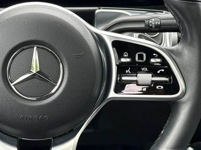 Used 2022 White Mercedes-Benz GLB 250 image 23