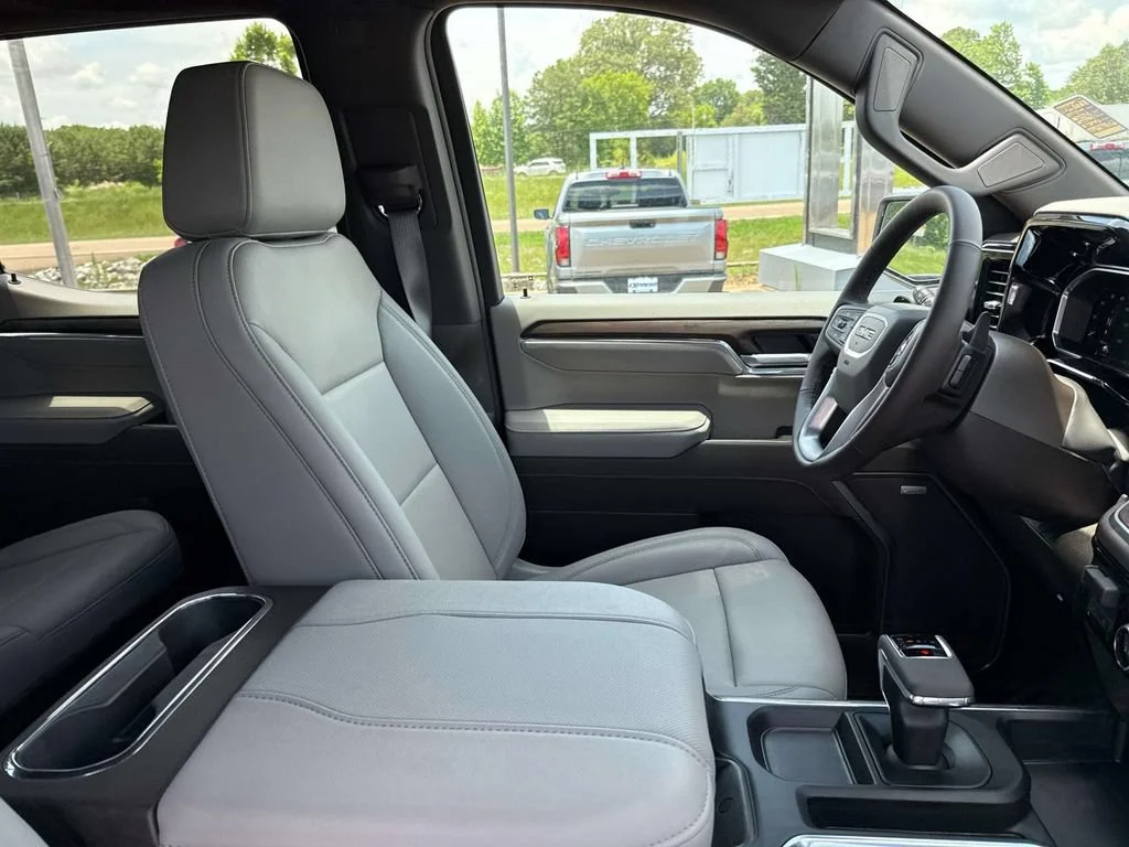 2026 GMC Sierra 1500 SLT - Photo 21