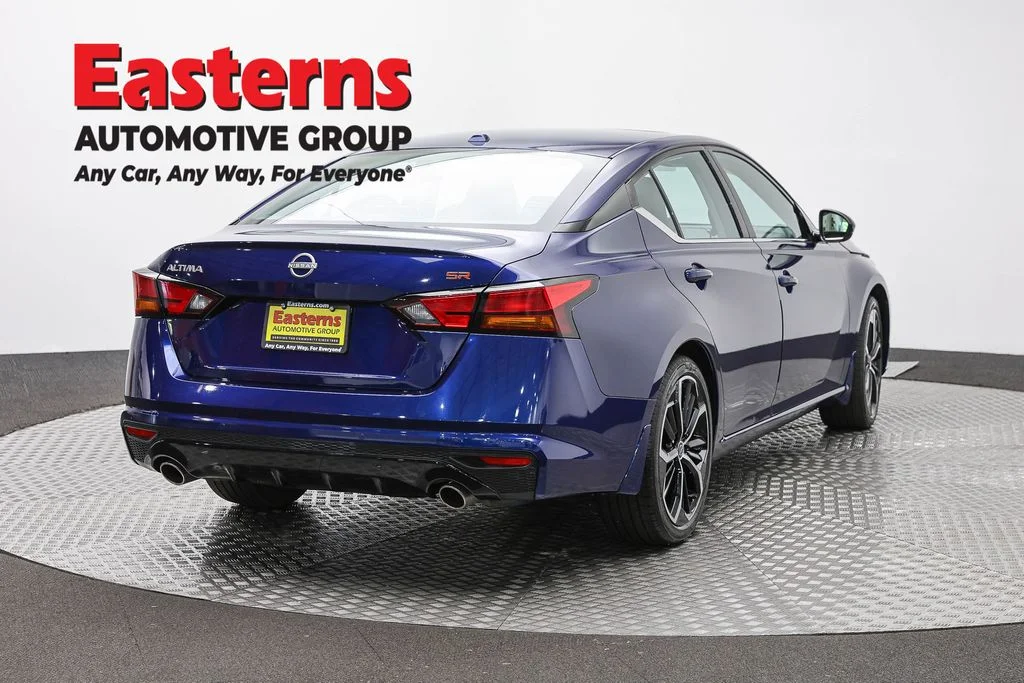 Used 2024 Blue Nissan 2.5 SR image 5