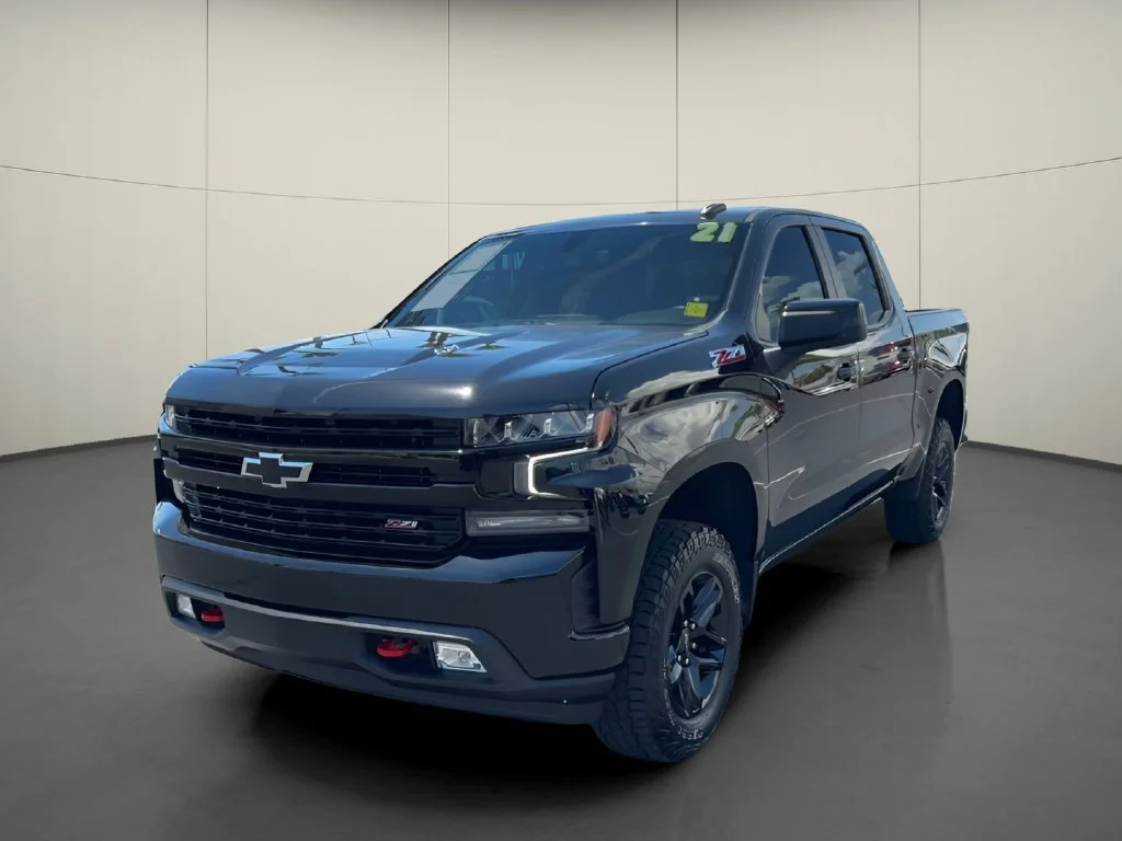 Used 2021 BLACK Chevrolet LT Trail Boss image 4