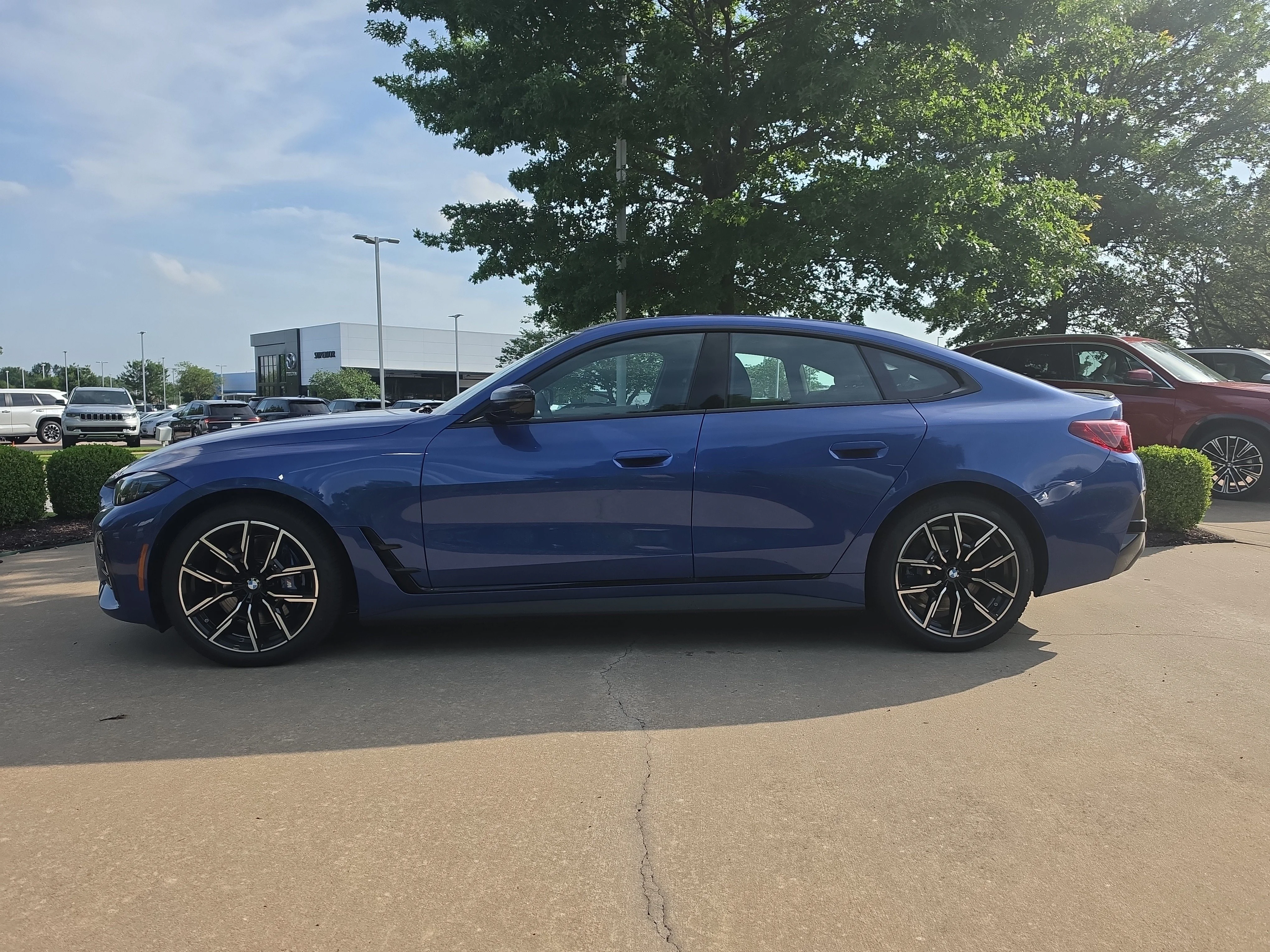 New 2026 PORTIMAO BLUE BMW xDrive40 image 2