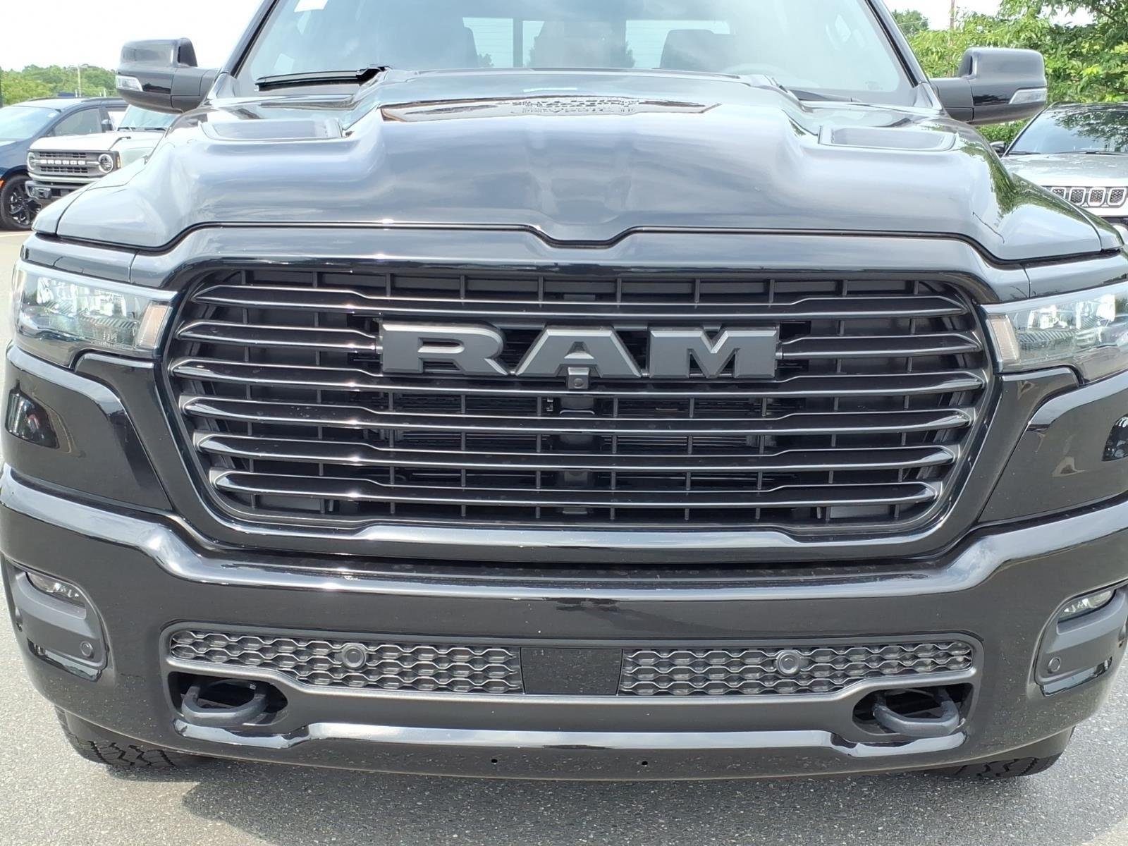 New 2026 Diamond Black Crystal Pearl-Coat Exterior Paint RAM Laramie image 14