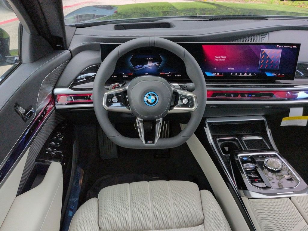 New 2026 Tanzanite Blue II Metallic BMW xDrive60 image 15