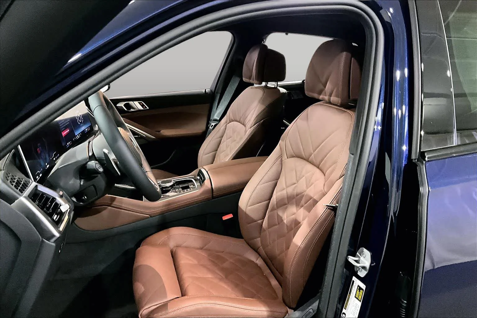 New 2026 Tanzanite Blue II Metallic BMW M60i image 13