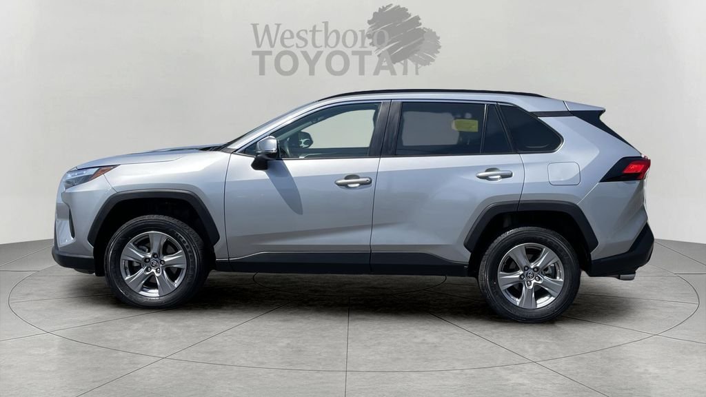 2024 Toyota RAV4 XLE - Photo 4