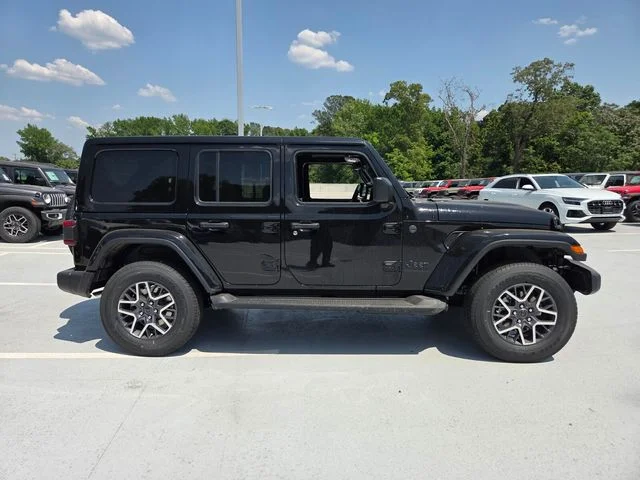 New 2026 Black Clear-Coat Exterior Paint Jeep Sahara image 10