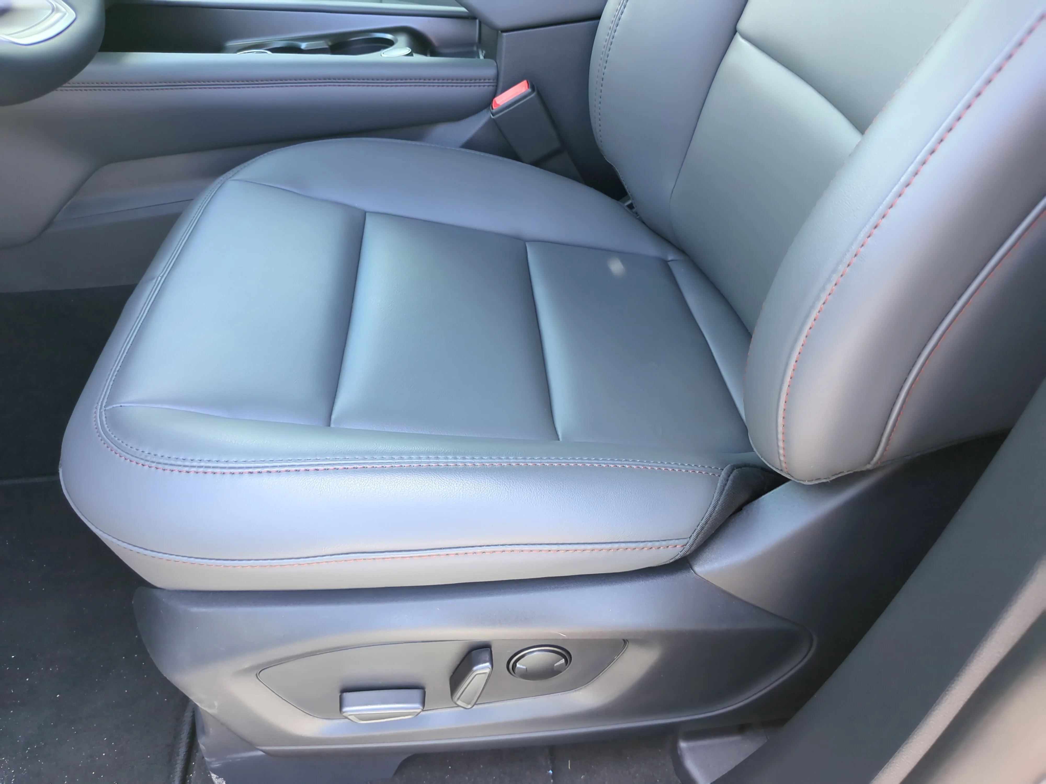 New 2026 Carbonized Gray Metallic Ford Active image 17