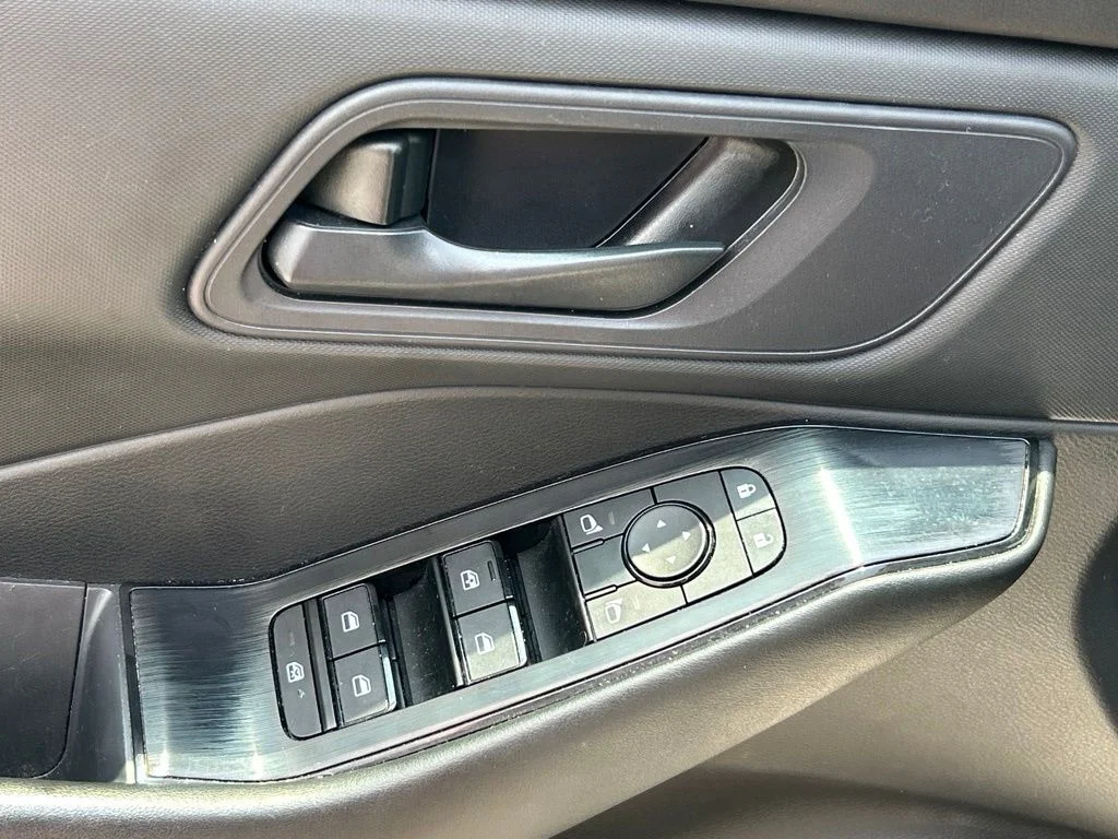 Certified Used 2024 White Nissan S image 19