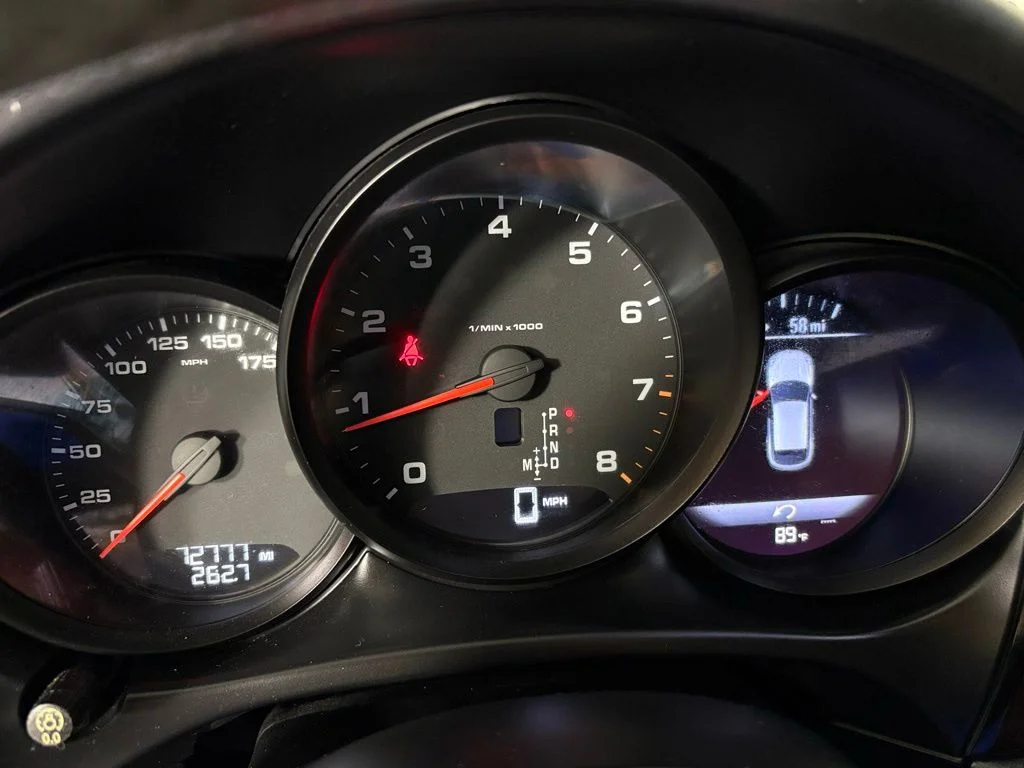 Used 2018 White Porsche Base image 26