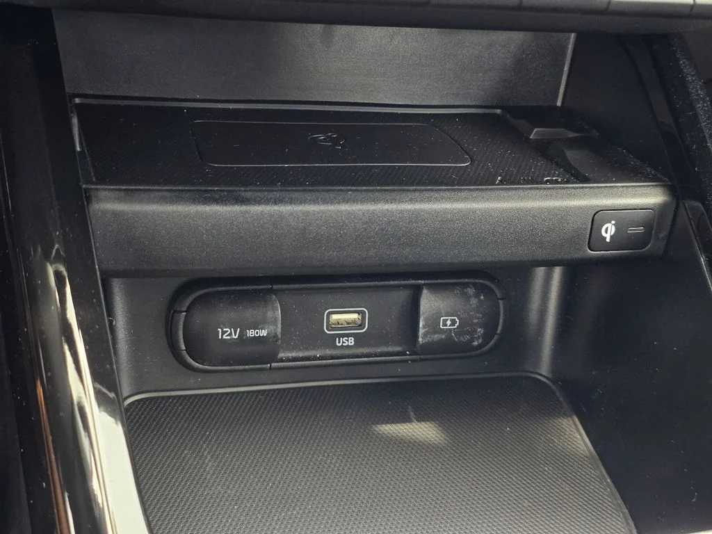 Used 2024 Snow White Pearl Kia GT image 19