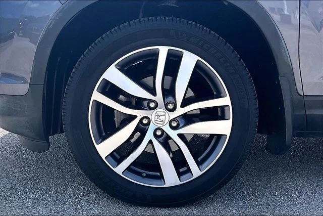 Used 2017 Modern Steel Metallic Honda Elite image 30