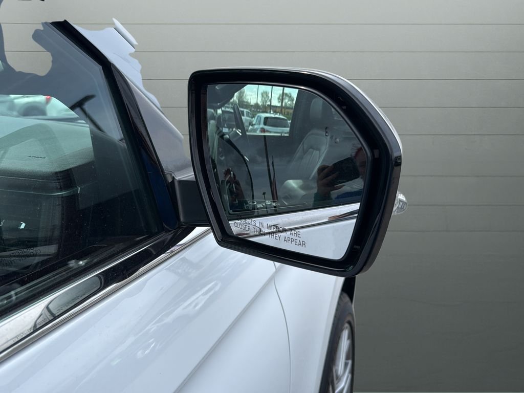 Used 2024 White Ford Limited image 9