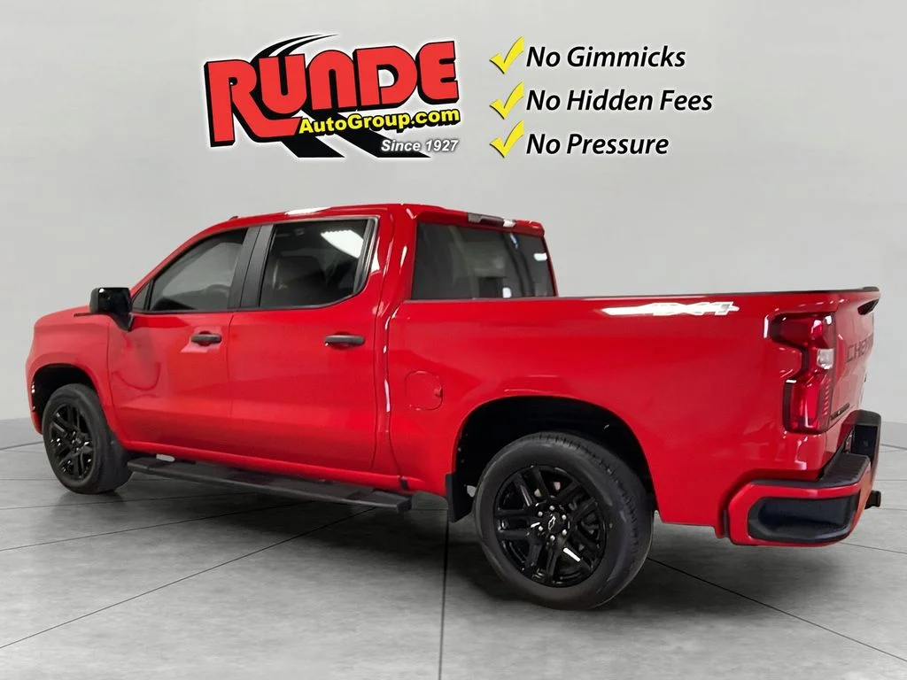 Used 2023 Red Chevrolet Custom image 4