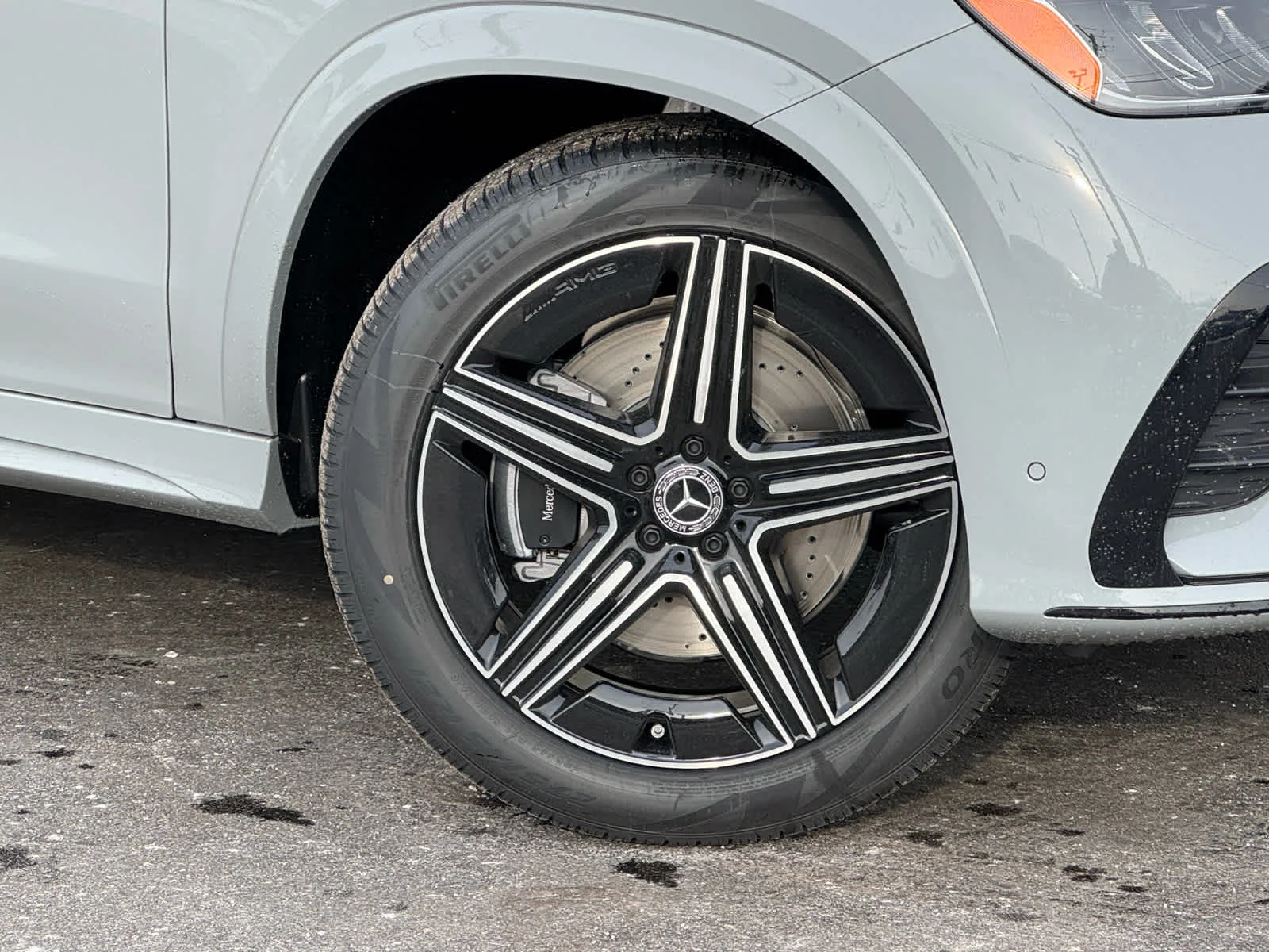 New 2026 MANUFAKTUR Alpine Grey Mercedes-Benz GLE 350 image 2