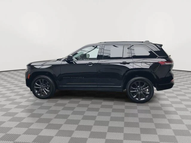 Used 2026 Diamond Black Crystal Pearlcoat Jeep Limited Reserve image 40