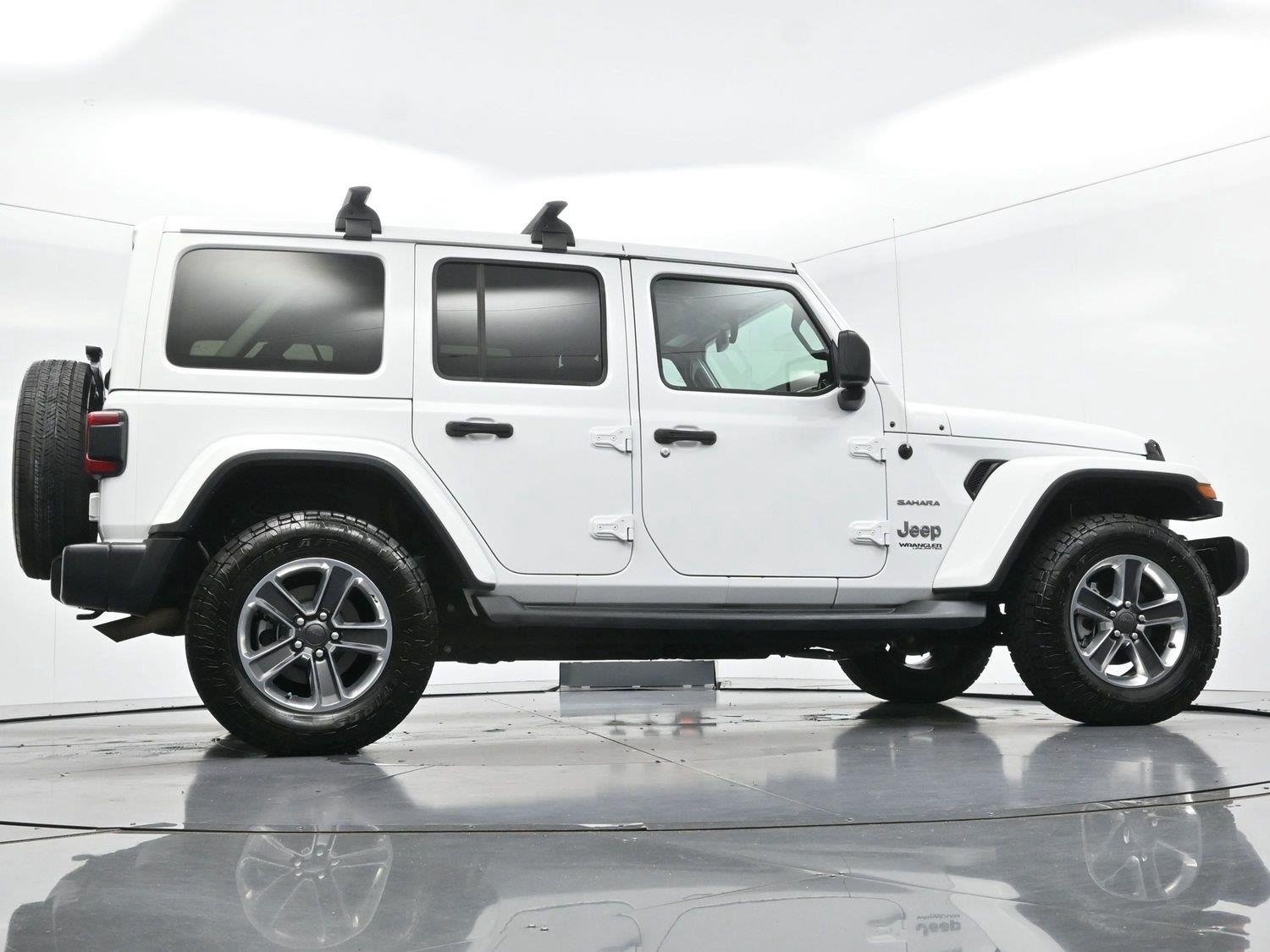 Used 2019 Bright White Clearcoat Jeep Sahara image 46