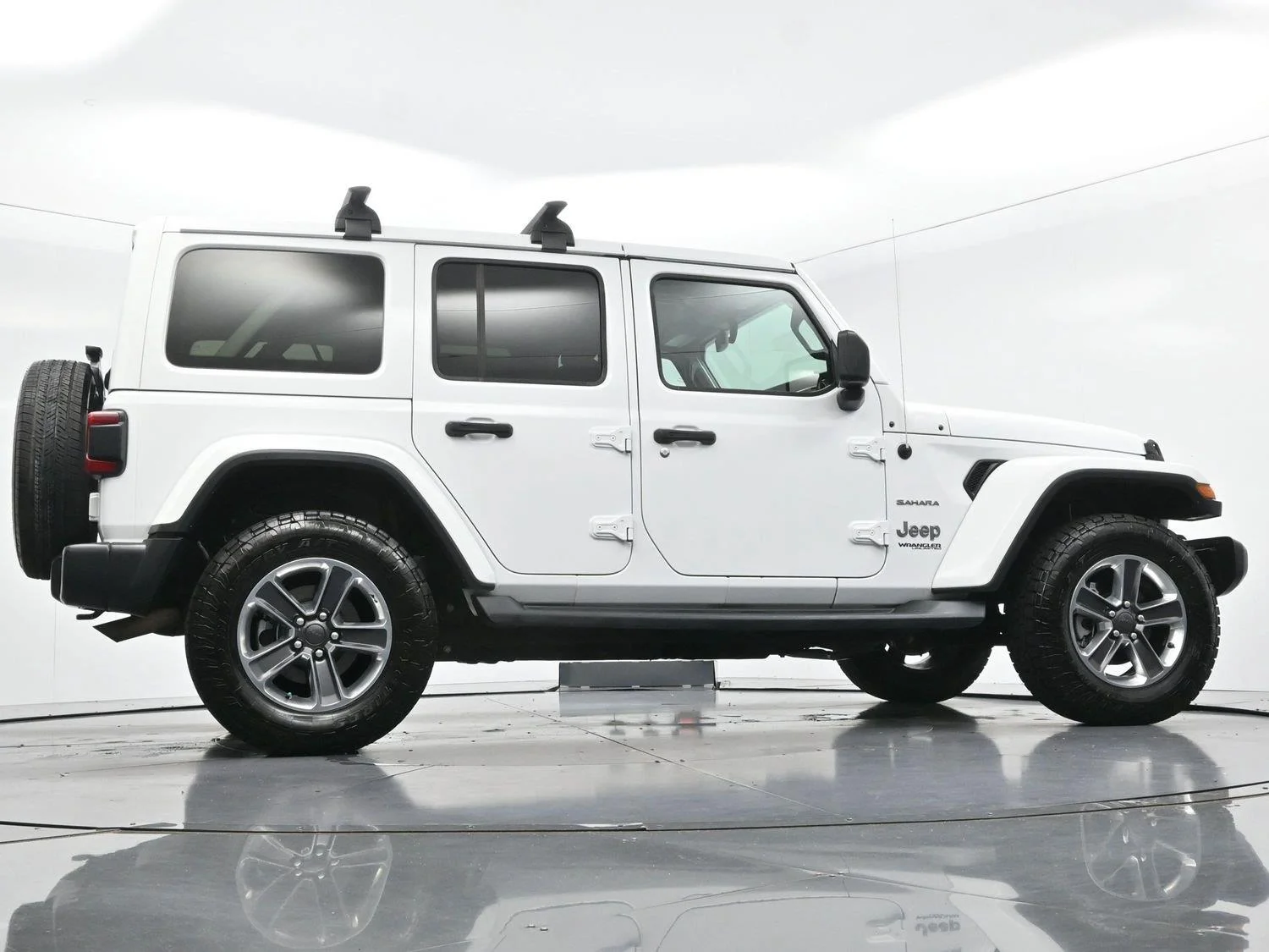 Used 2019 Bright White Clearcoat Jeep Sahara image 46