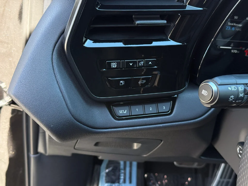 Used 2026  Lexus TX 500h F SPORT Performance Premium image 25