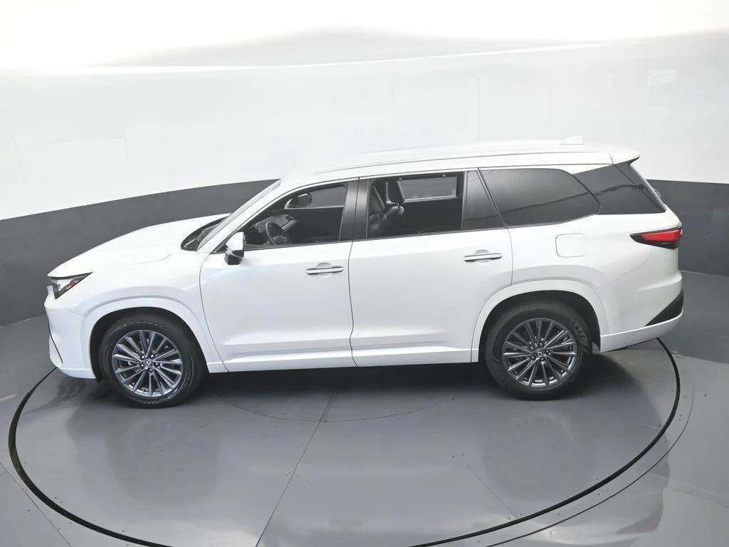 Used 2024 White Lexus 350 Premium image 47