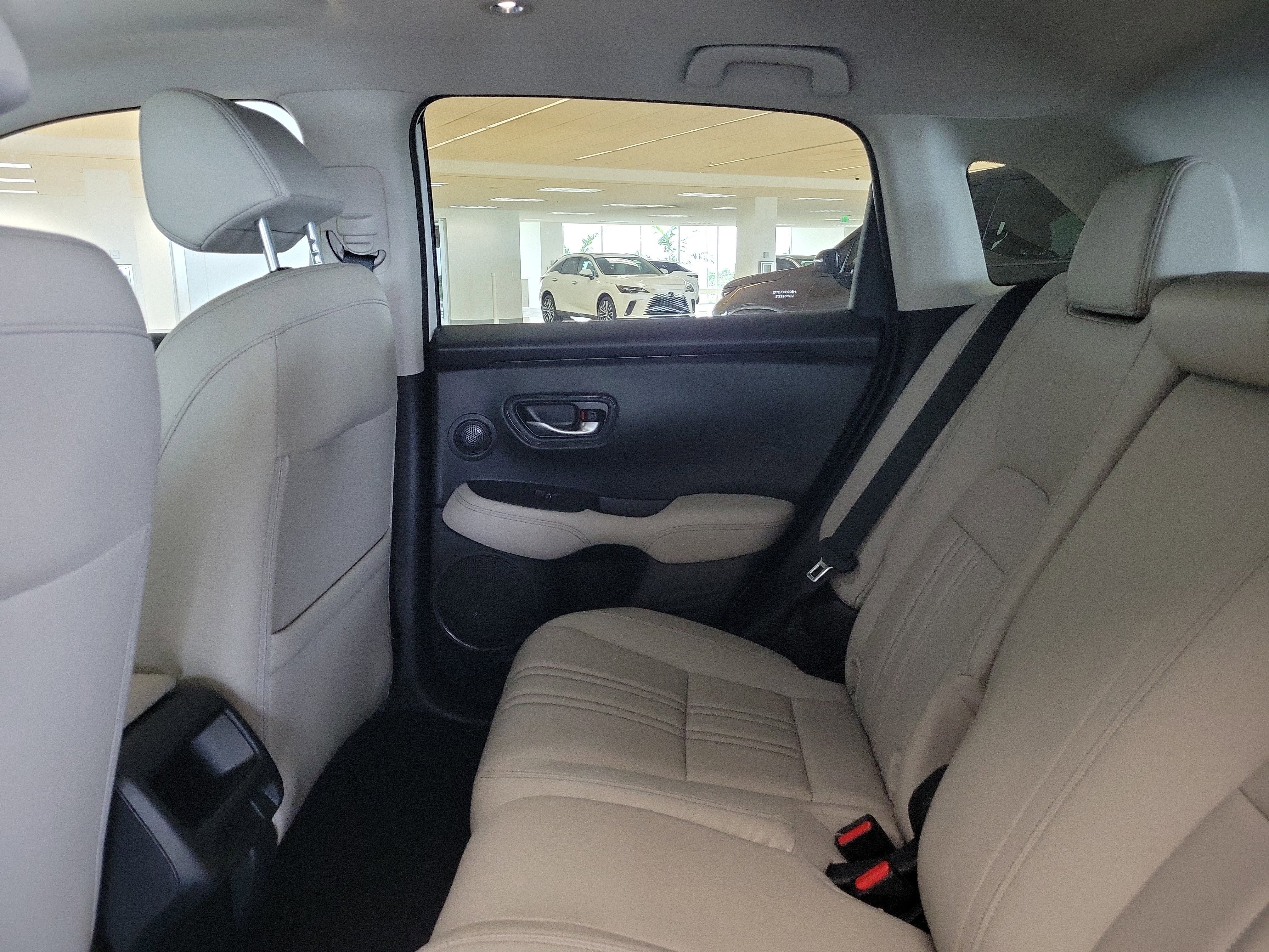 Used 2023 Platinum White Honda EX-L image 14