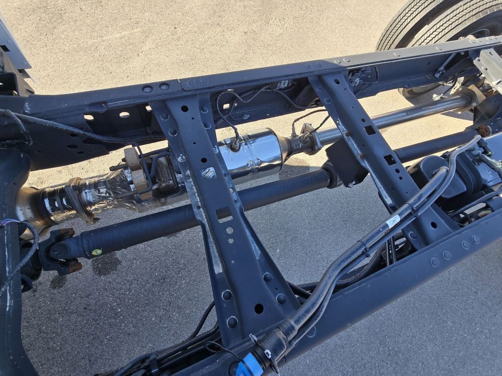 2025 Ford F-550 Super Duty Chassis Cab XL - Photo 24