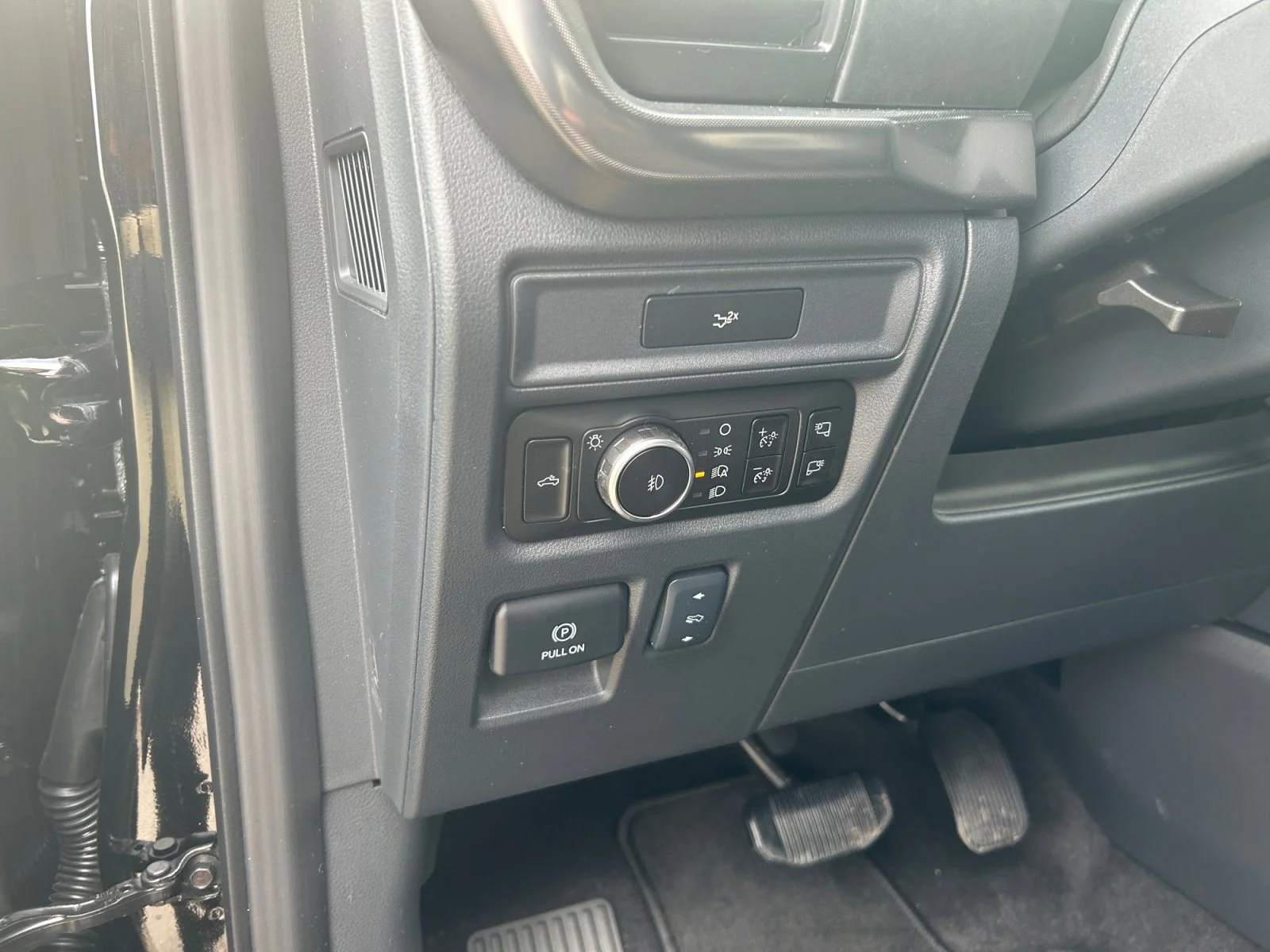 New 2026 Agate Black Metallic Ford Tremor image 16