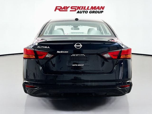 Used 2025 Black Nissan 2.5 SV image 6