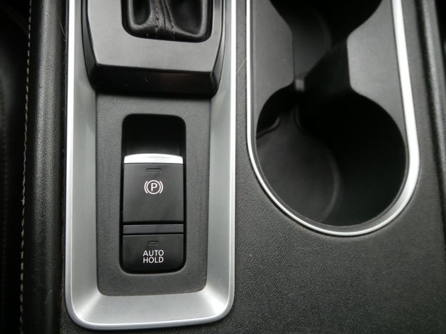 Used 2019 Gun Metallic Nissan SL image 30