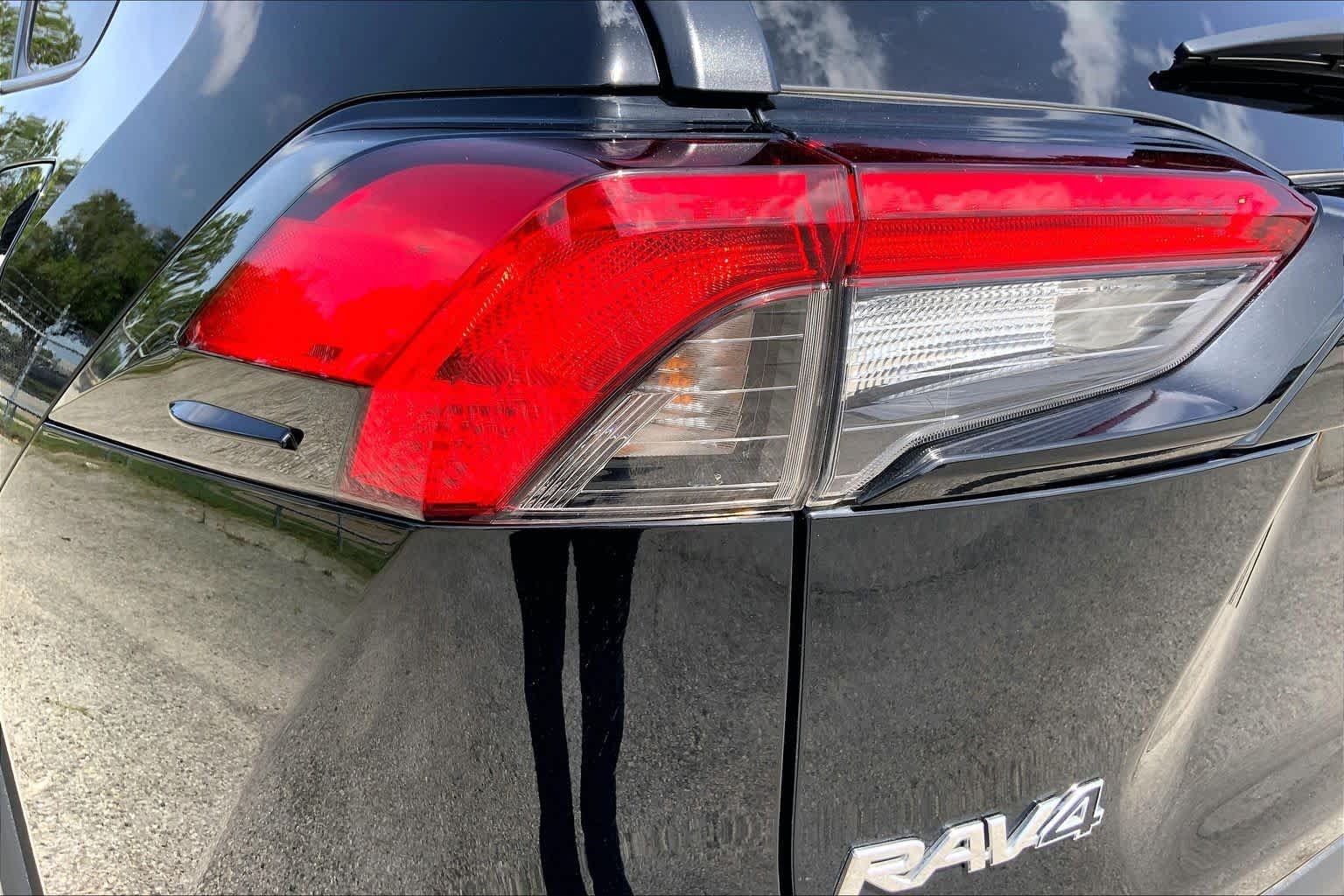 Used 2025 Midnight Black Metallic Toyota XLE image 28