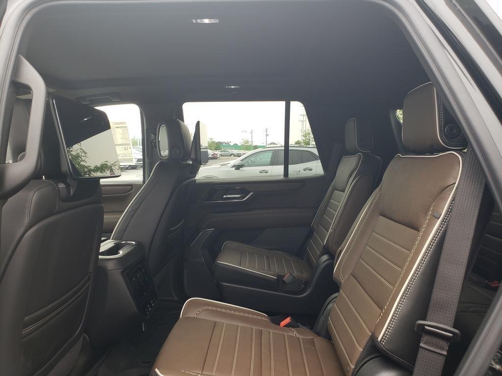 2026 GMC Yukon Denali Ultimate - Photo 13