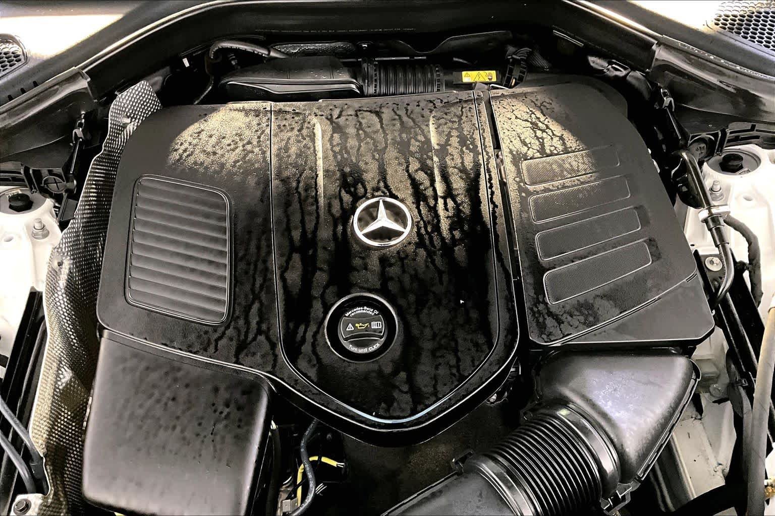 Certified Used 2025 Polar White Mercedes-Benz GLC 300 image 31