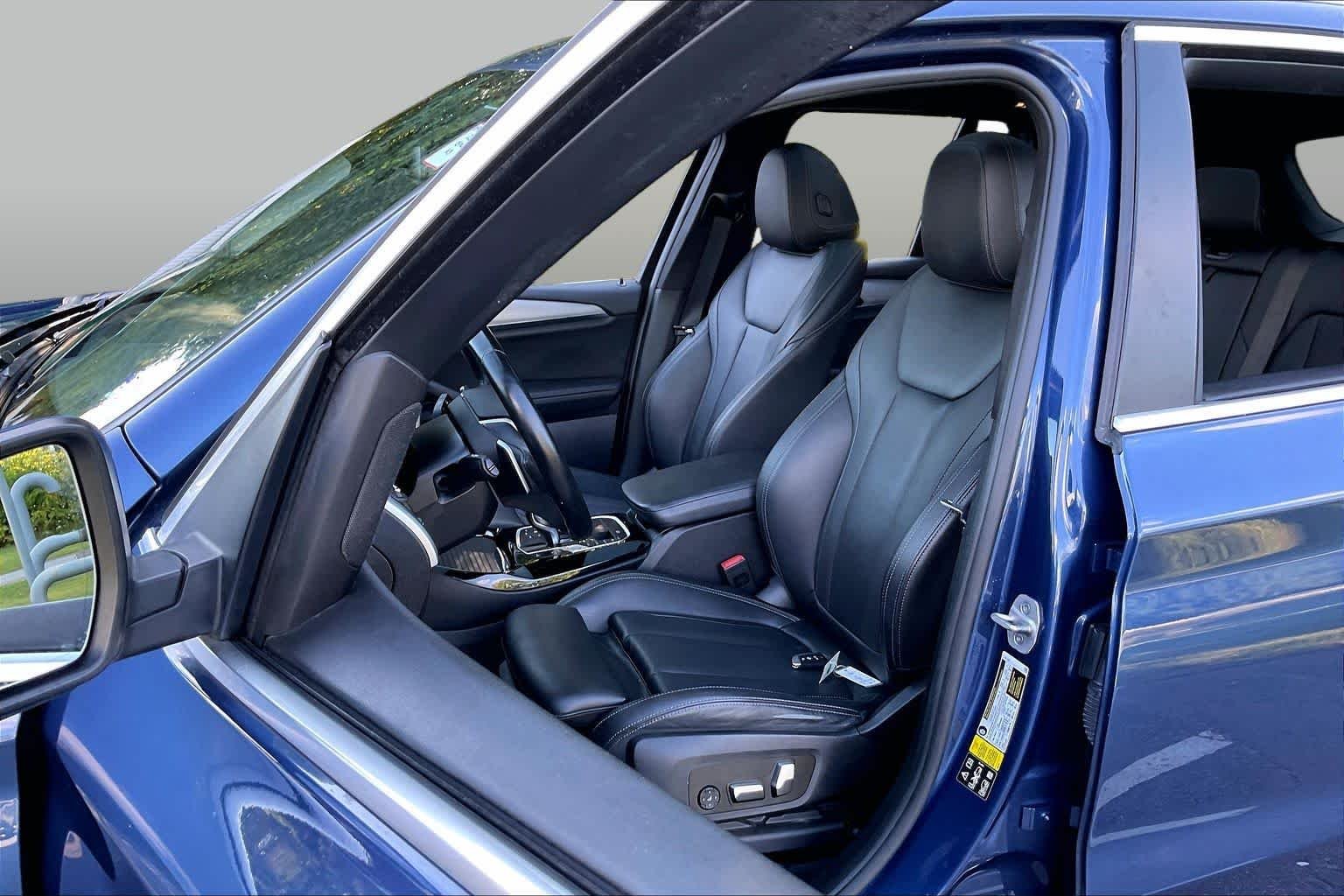Used 2022 Phytonic Blue Metallic BMW xDrive30i image 7
