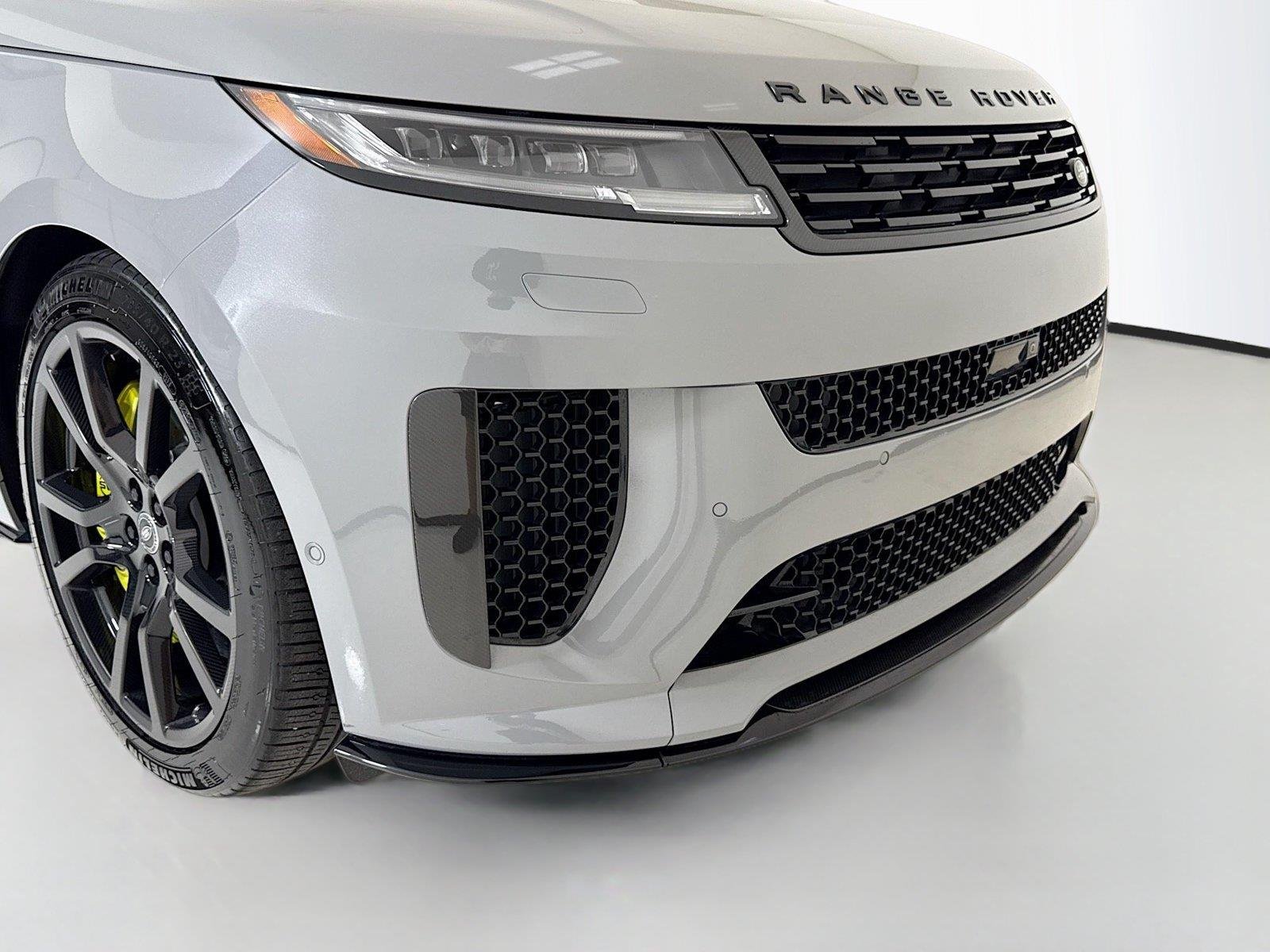 Used 2025 Nardo Grey Land Rover SPORT SV Edition Two | Carbon Fiber Wheels | 360 Camera image 41