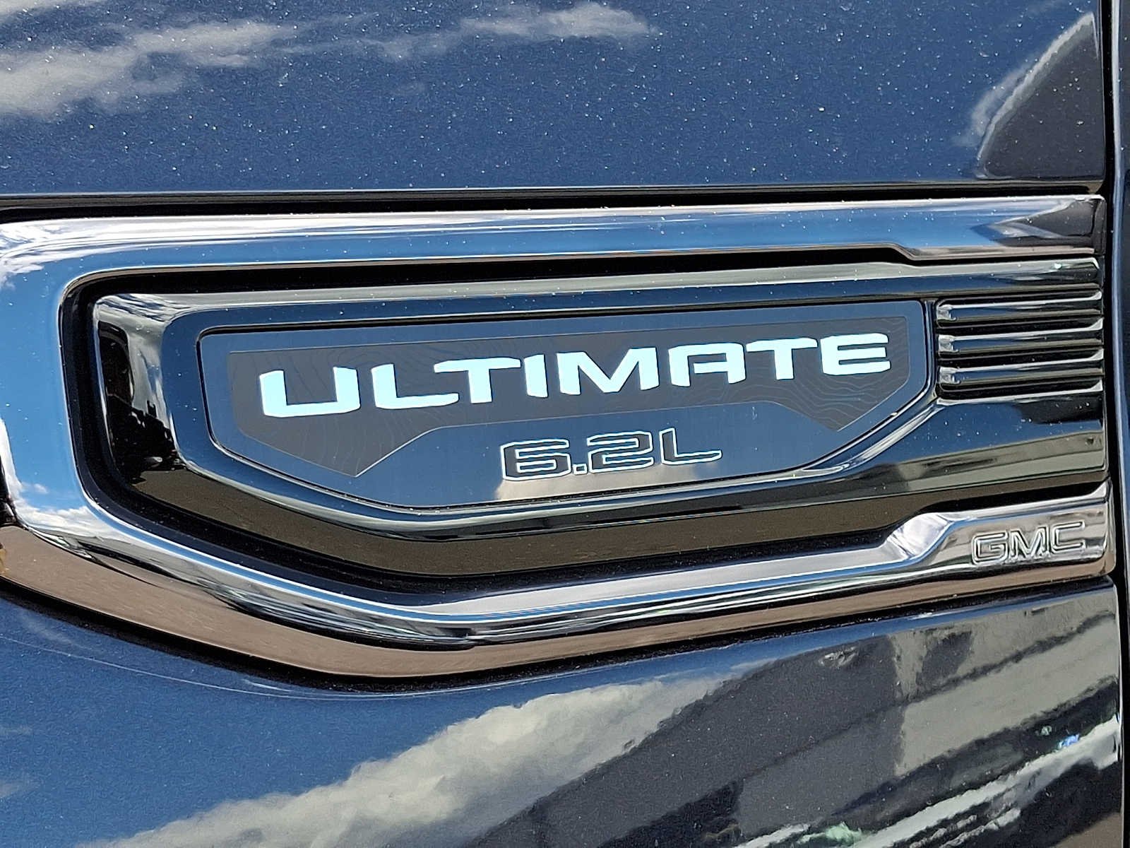 Used 2026 Titanium Rush Metallic GMC Denali Ultimate image 33