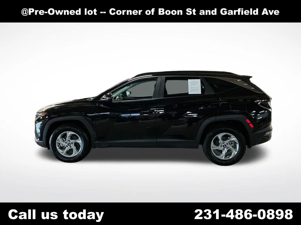 Used 2023 Black Hyundai SEL image 2