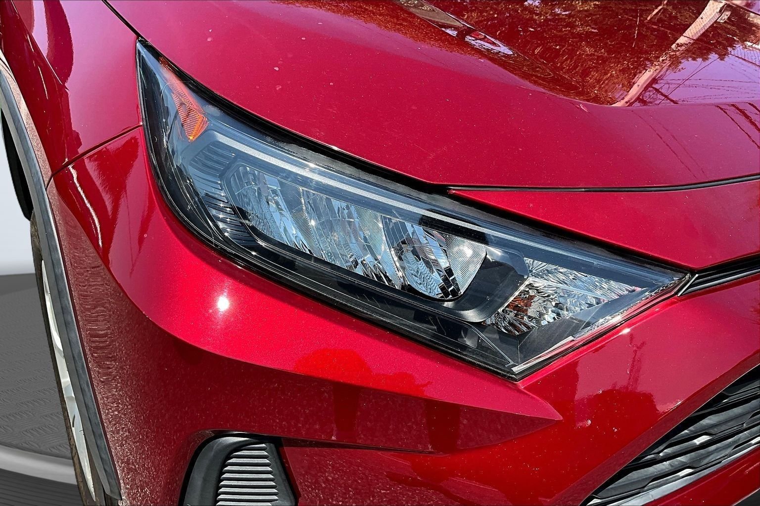 Used 2020 Red Toyota LE image 28