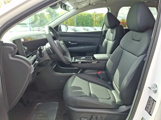 New 2026 White Hyundai SEL Convenience image 9